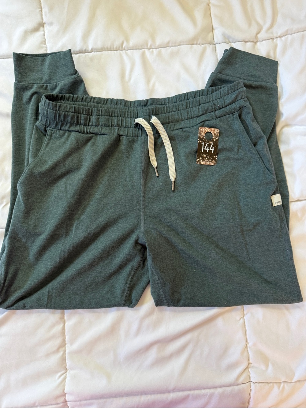 144 Vuori Performance jogger